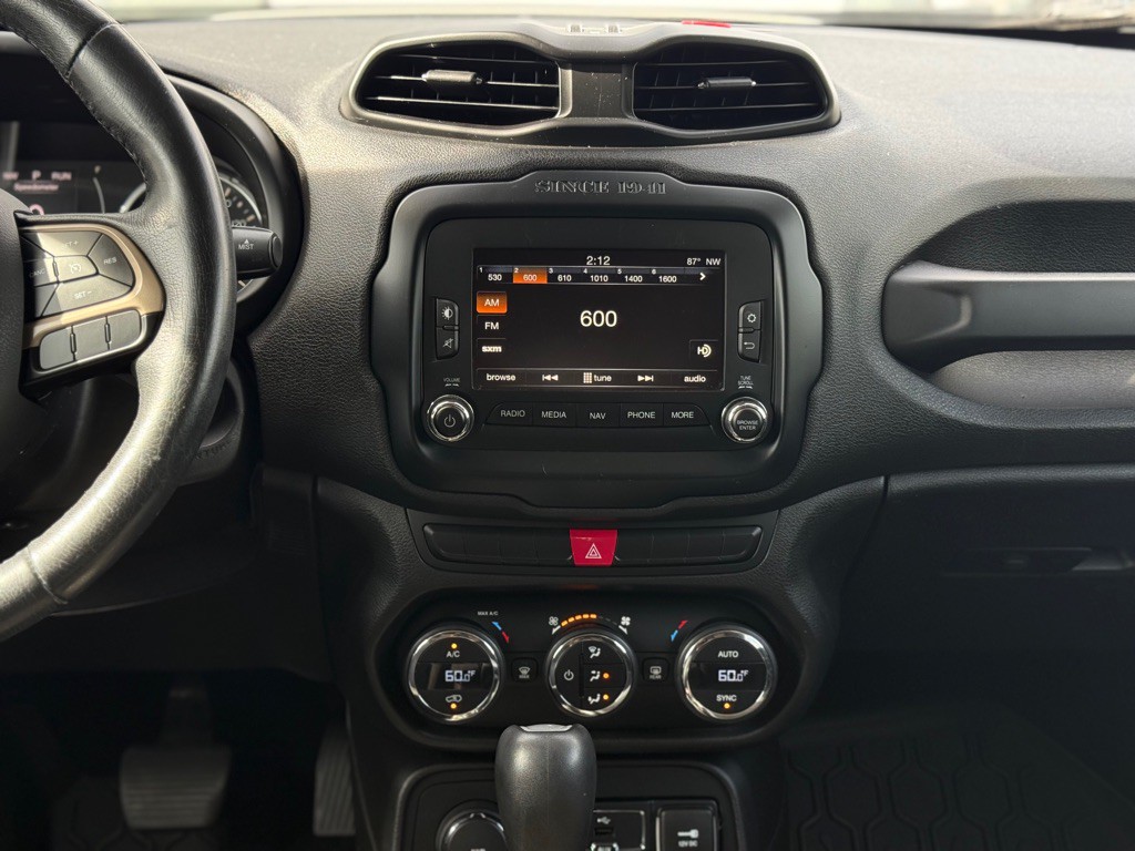 2015 Jeep Renegade Image 7