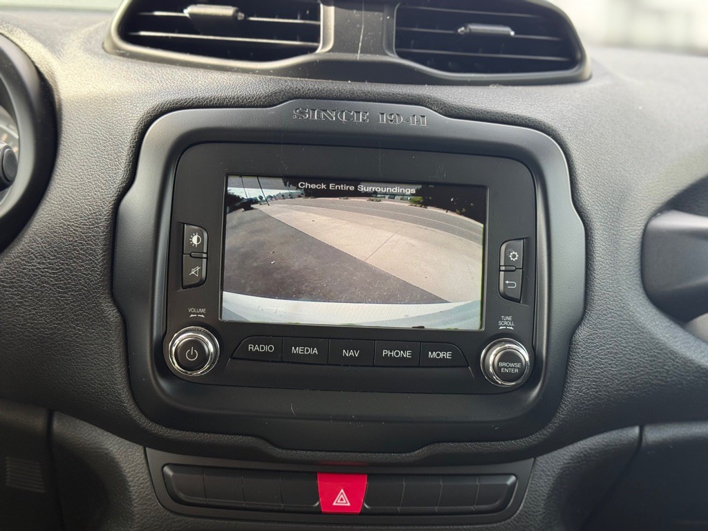 2015 Jeep Renegade Image 8