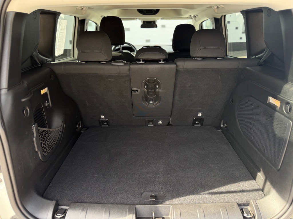 2015 Jeep Renegade Image 14