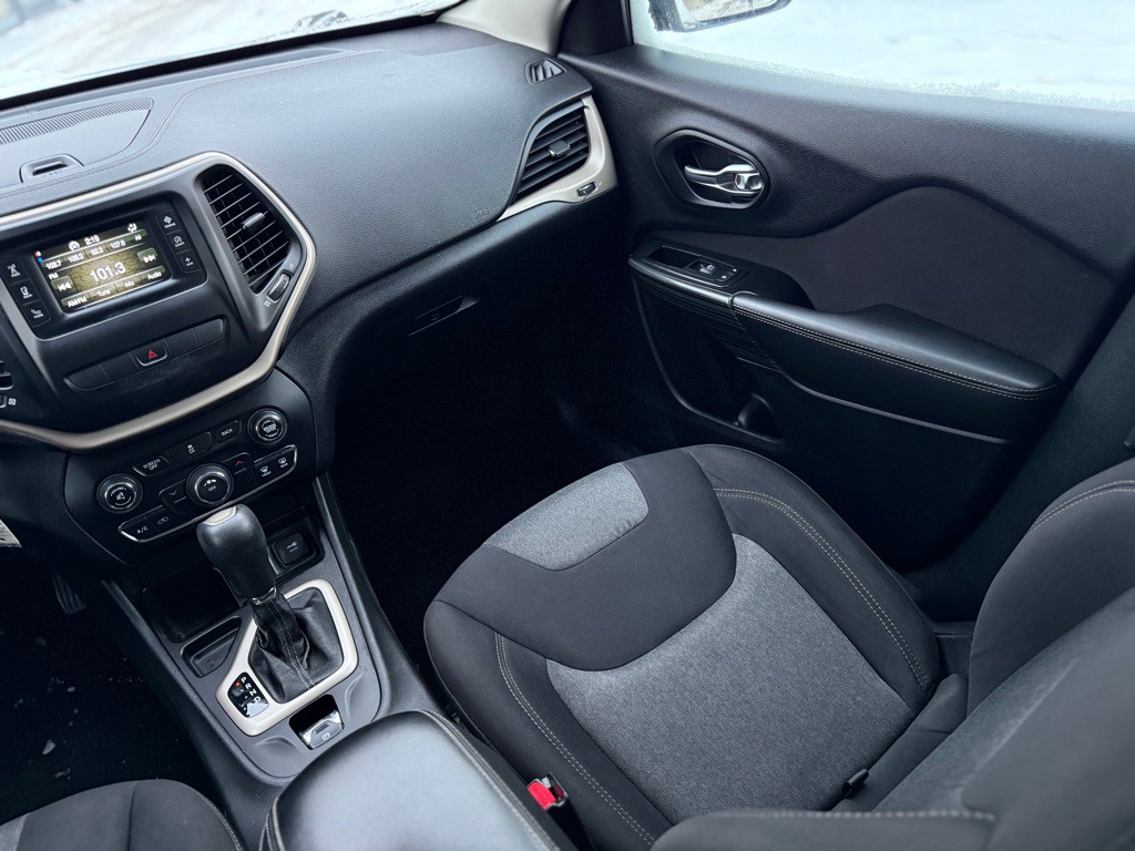 2014 Jeep Cherokee Image 8