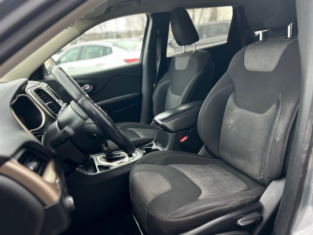 2014 Jeep Cherokee Image 8