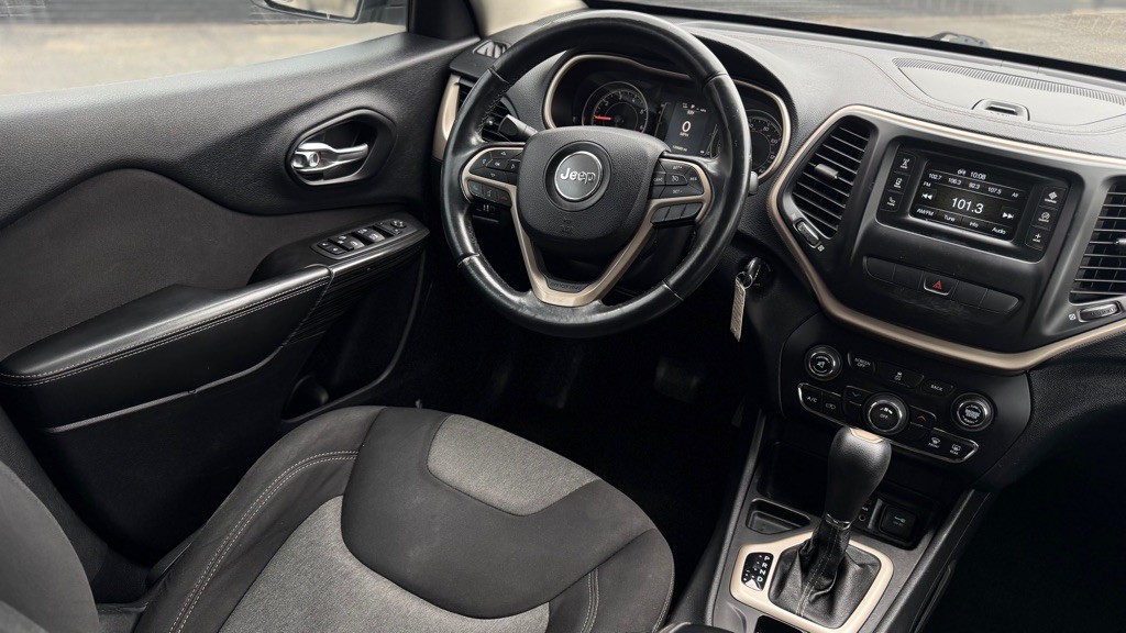 2014 Jeep Cherokee Image 2