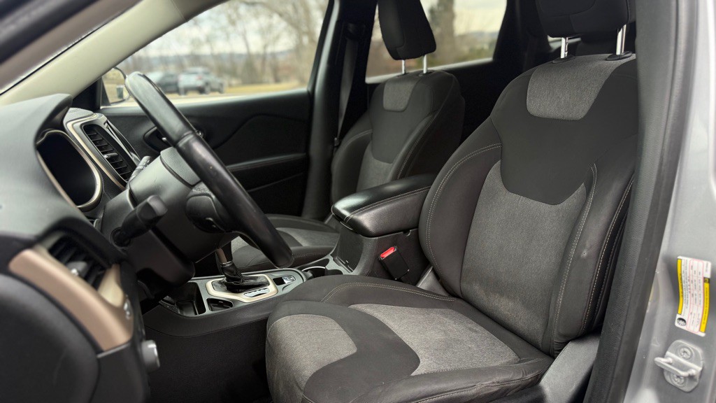 2014 Jeep Cherokee Image 8
