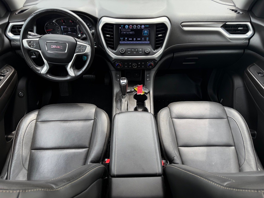 2018 GMC Acadia Image 2