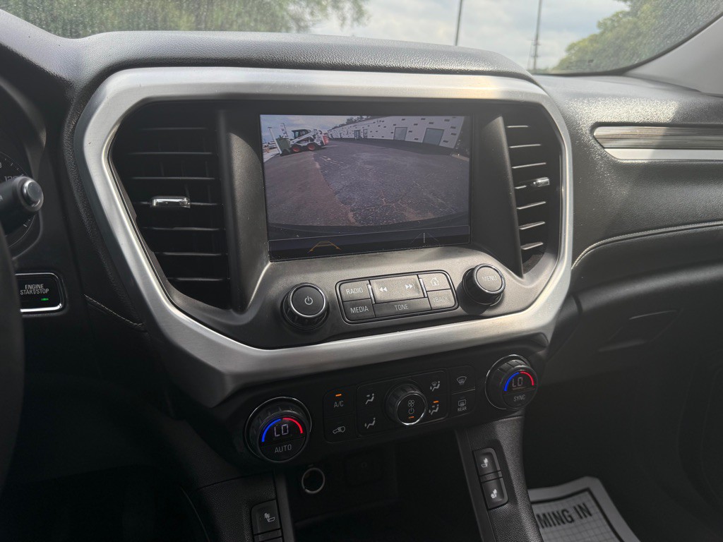 2017 GMC Acadia Image 6