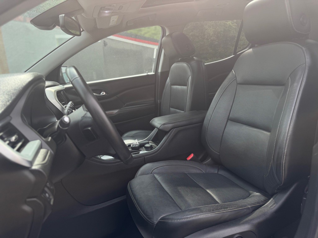 2017 GMC Acadia Image 7