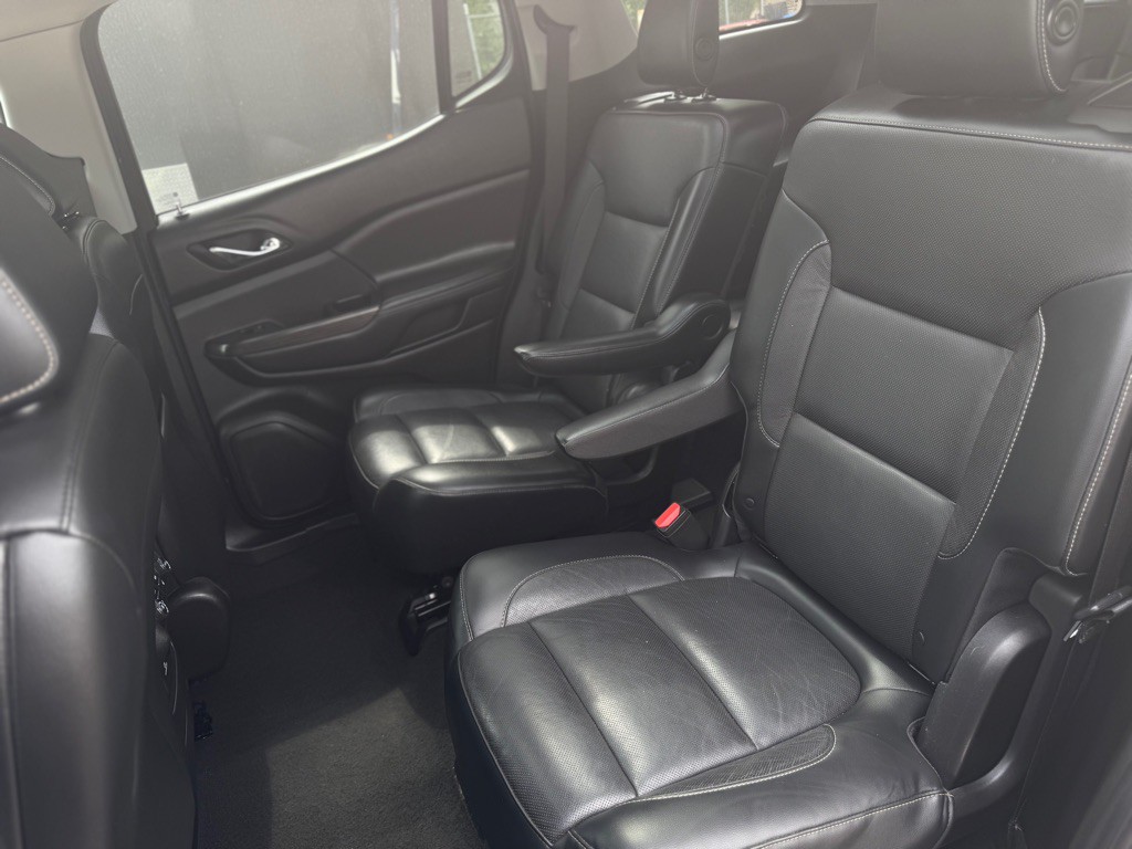 2017 GMC Acadia Image 9