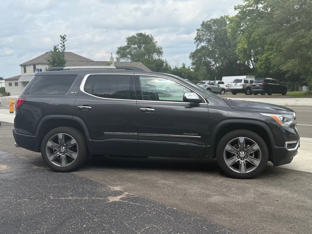 2017 GMC Acadia Image 17