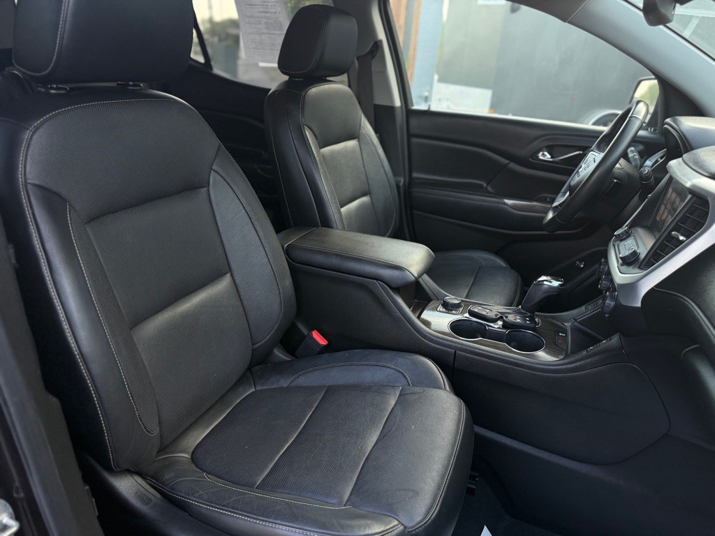 2017 GMC Acadia Image 11