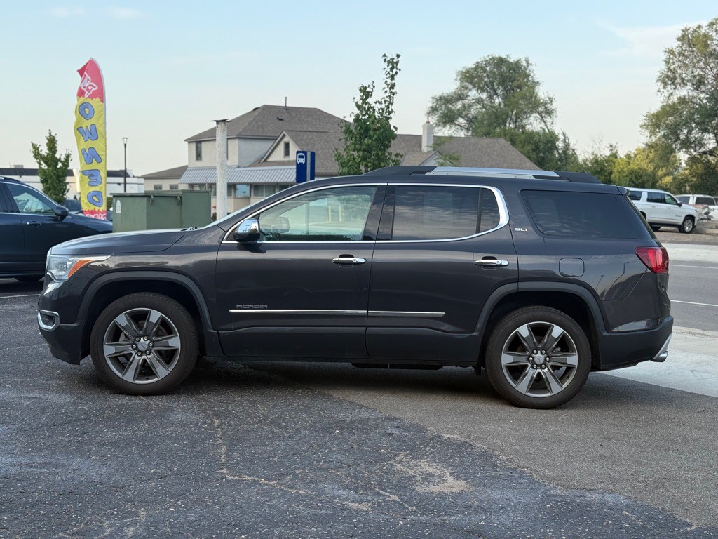 2017 GMC Acadia Image 24