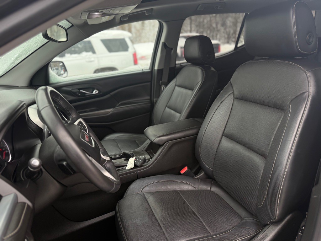 2017 GMC Acadia Image 8