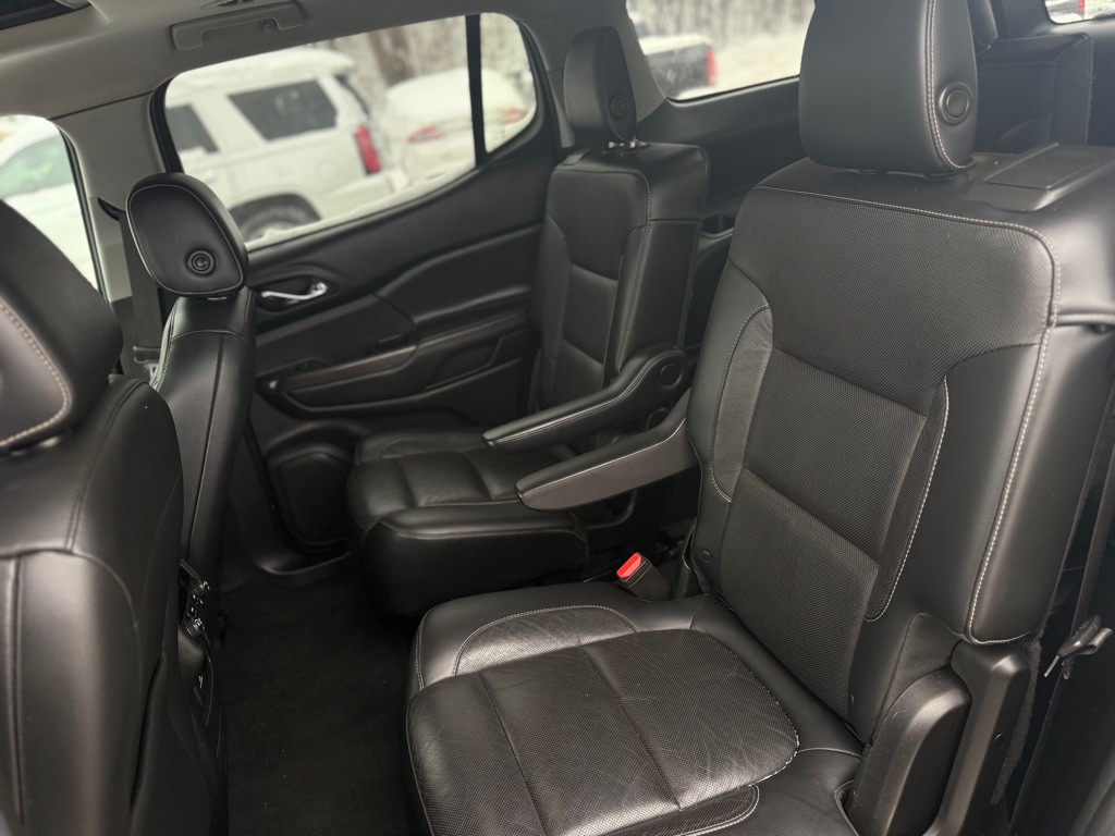 2017 GMC Acadia Image 9