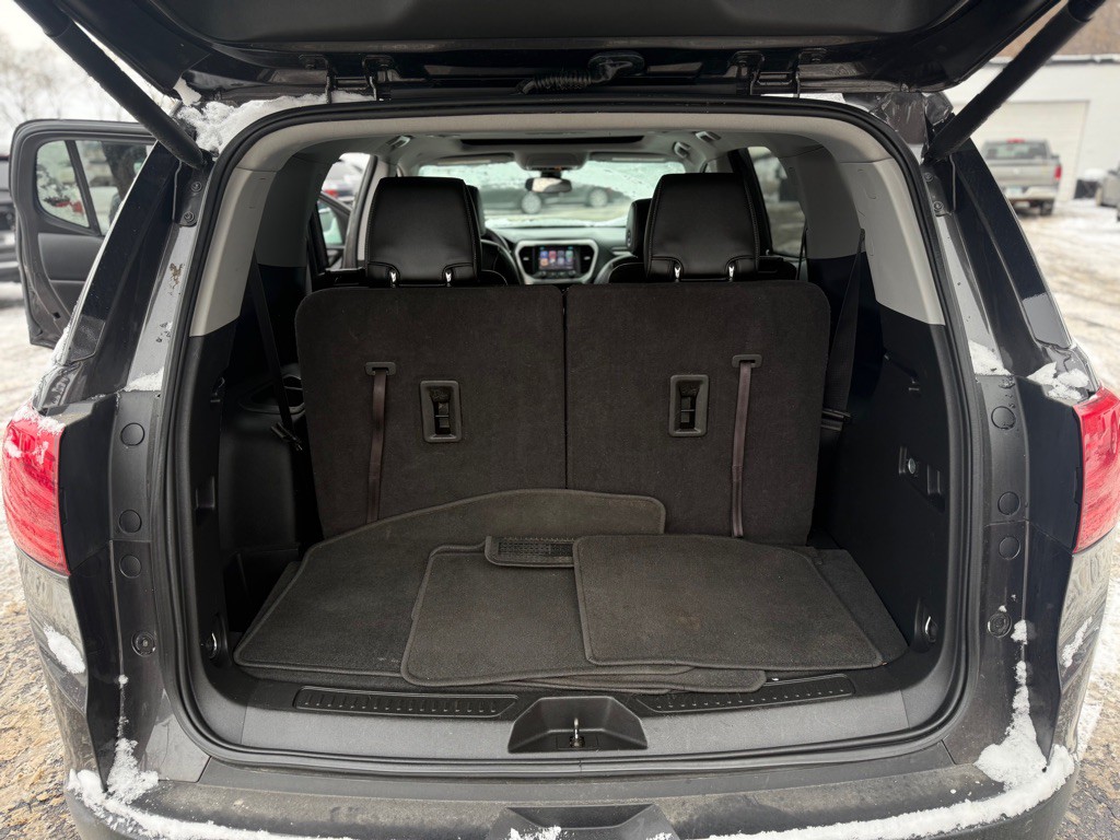 2017 GMC Acadia Image 11