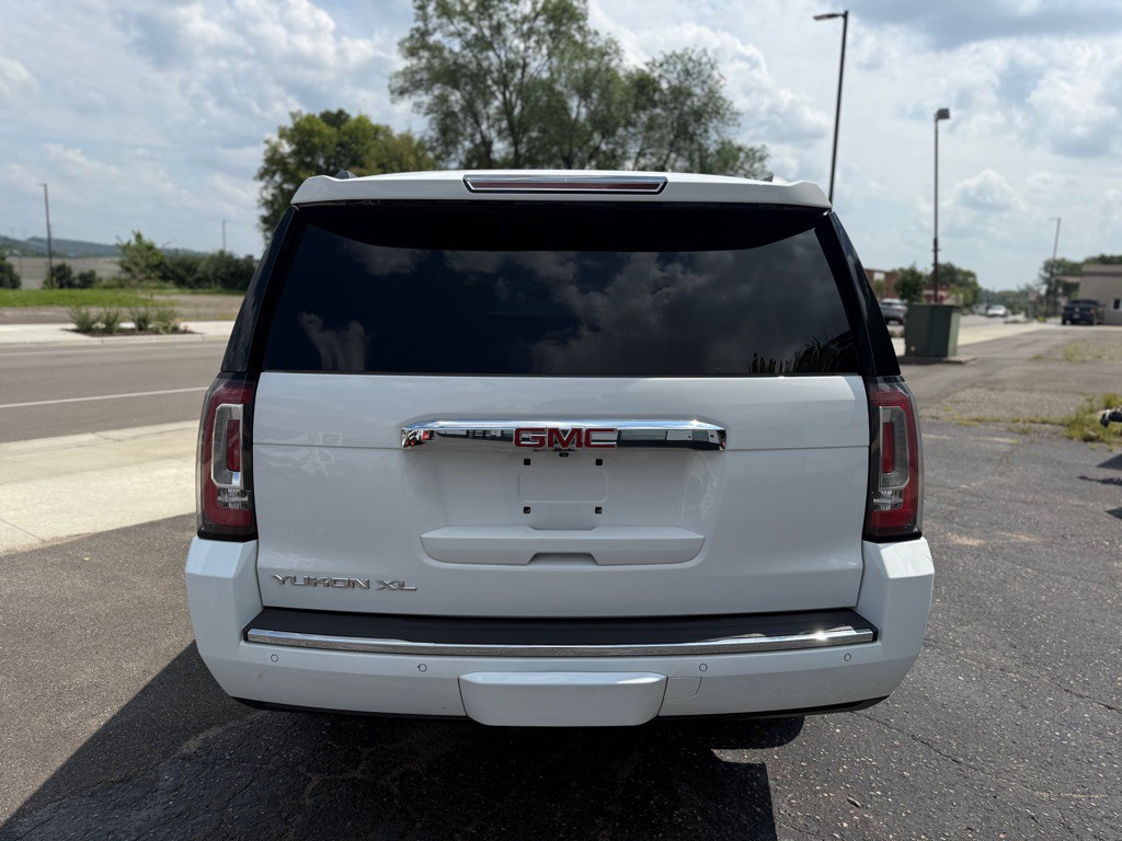 2015 GMC Yukon Image 18