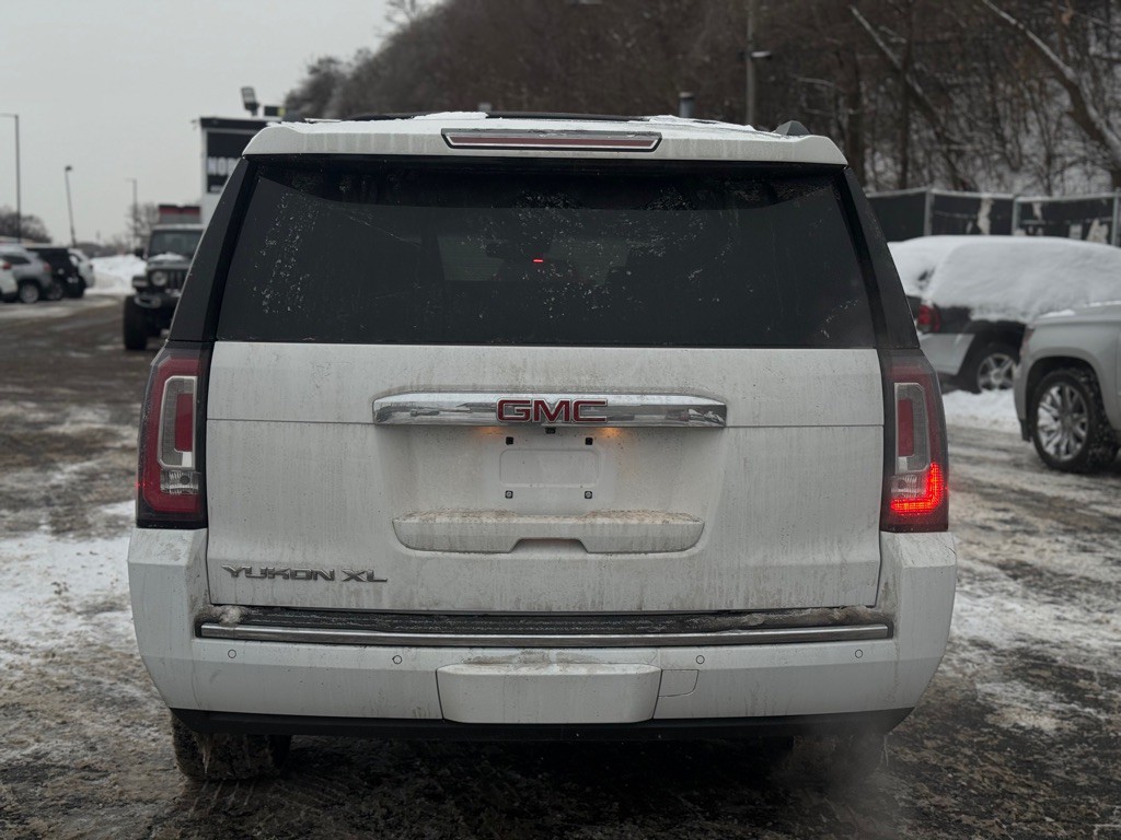 2015 GMC Yukon Image 17