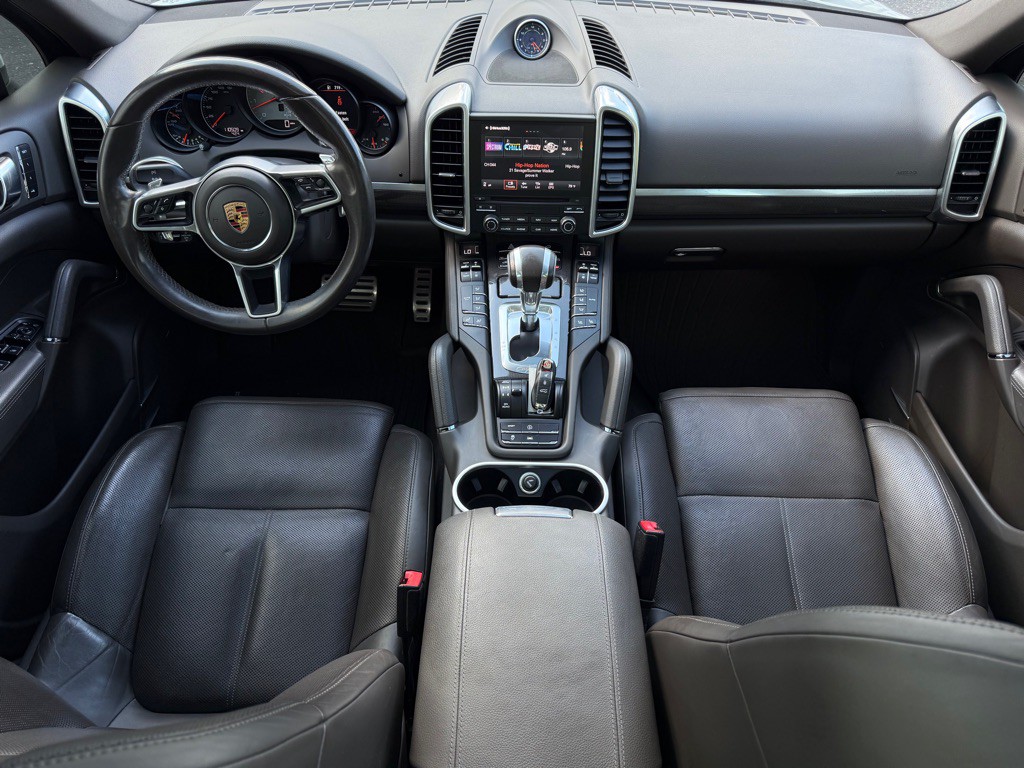 2017 Porsche Cayenne Image 3