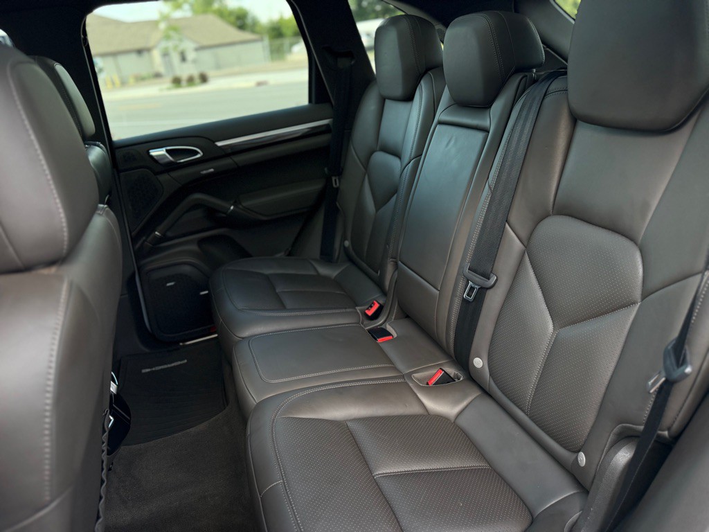 2017 Porsche Cayenne Image 9