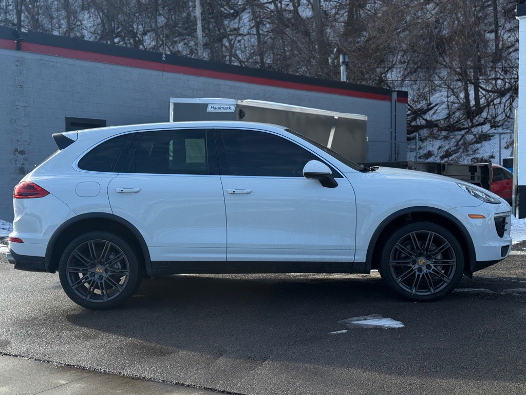 2017 Porsche Cayenne Image 12