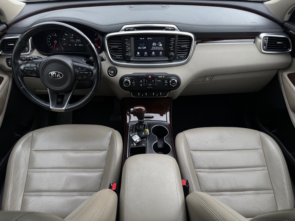 2018 Kia Sorento Image 2