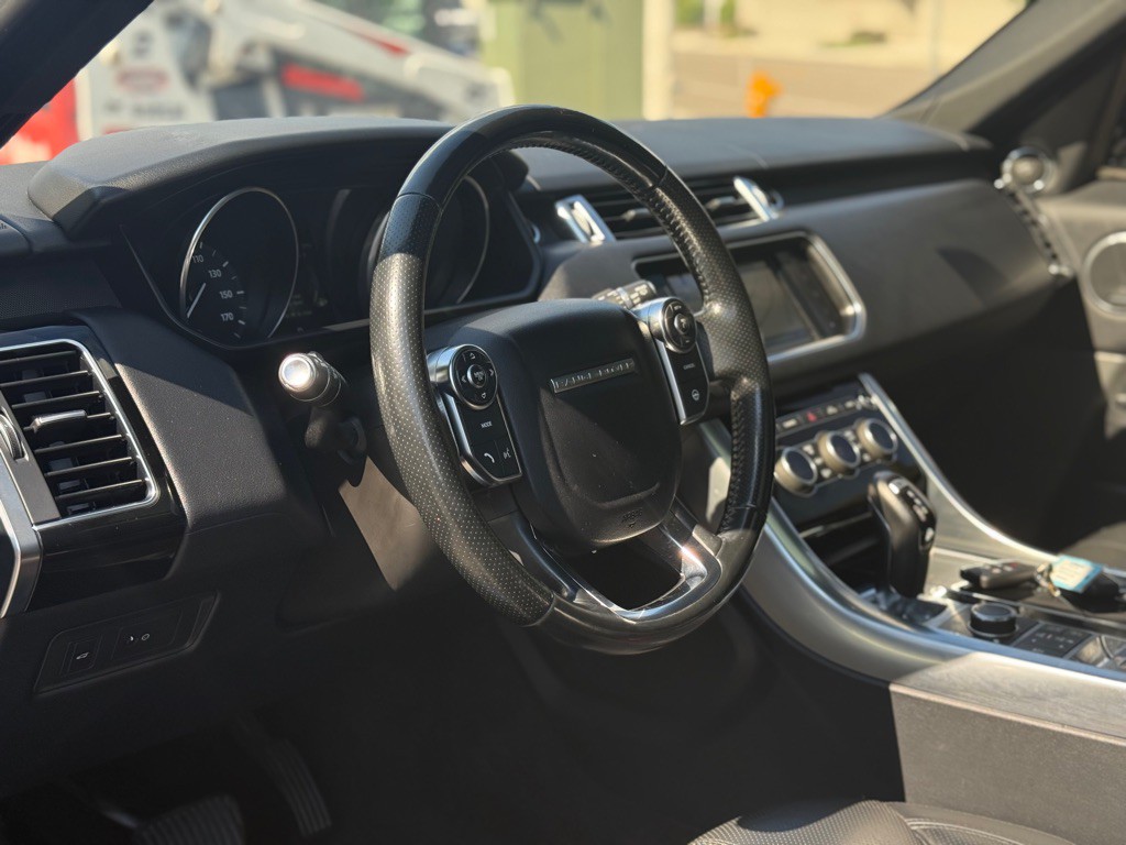 2016 Land Rover Range Rover Sport Image 2