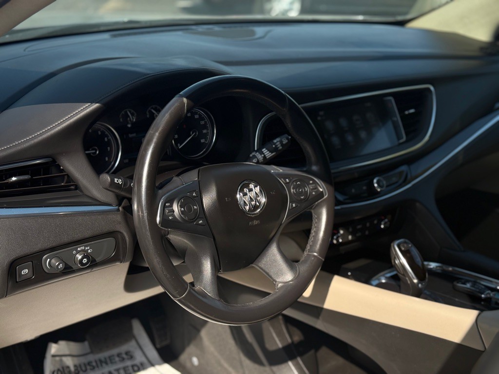 2018 Buick Enclave Image 2