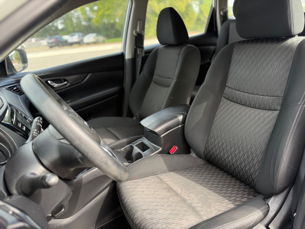 2017 Nissan Rogue Image 9