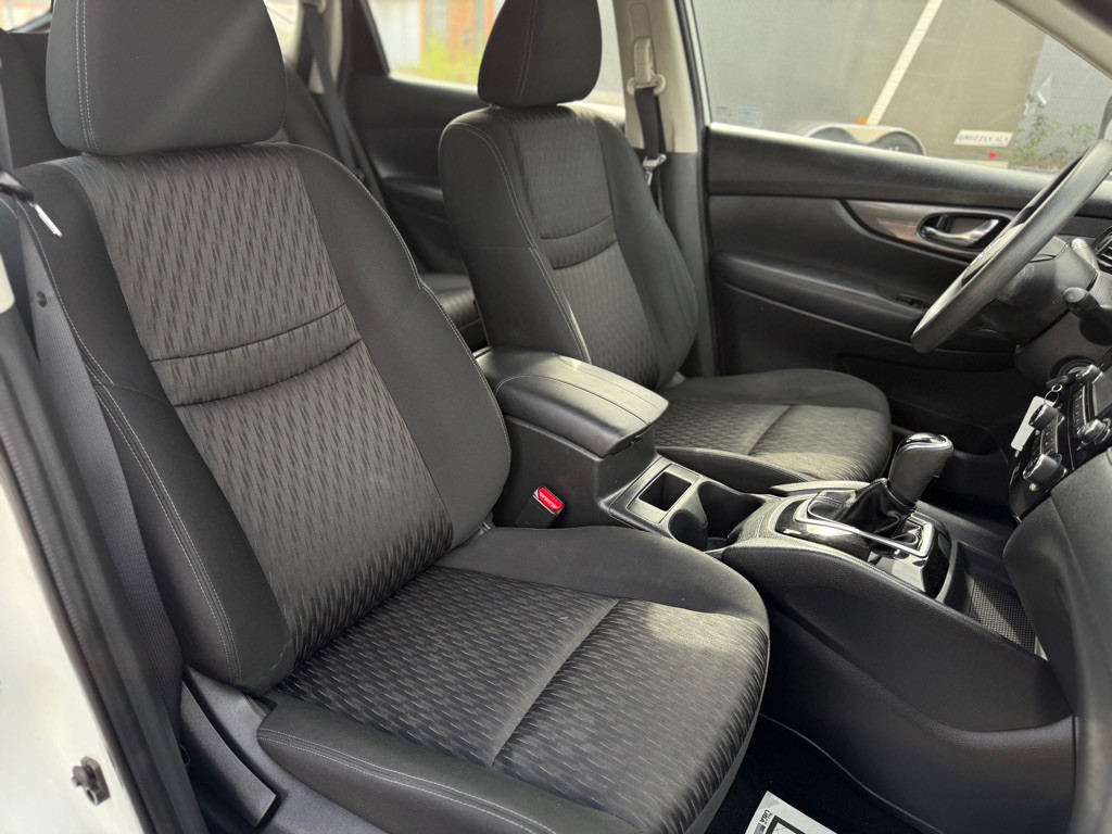 2017 Nissan Rogue Image 10