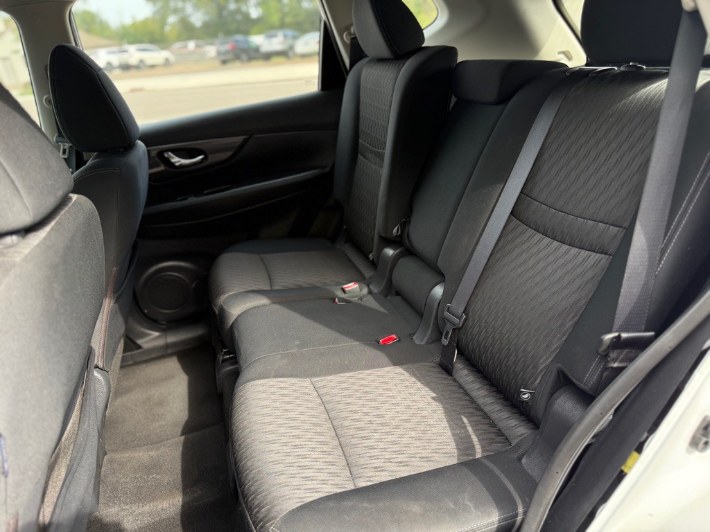 2017 Nissan Rogue Image 11