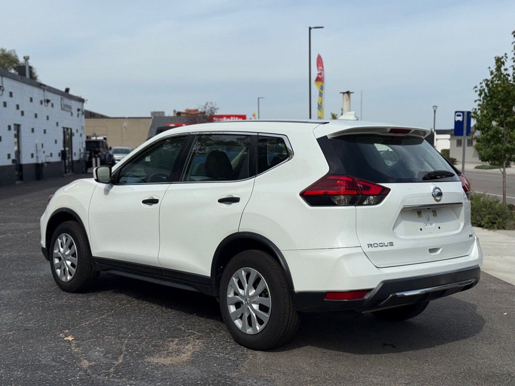 2017 Nissan Rogue Image 16
