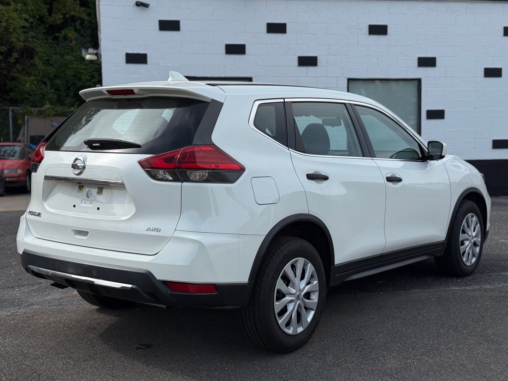 2017 Nissan Rogue Image 18