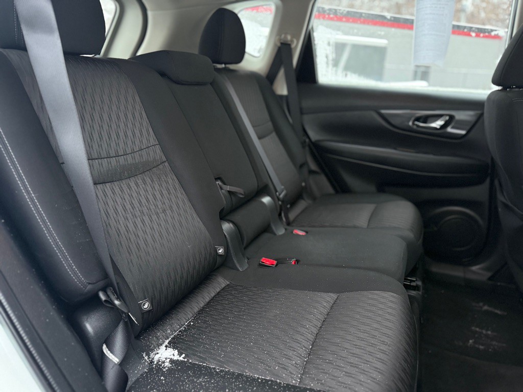 2017 Nissan Rogue Image 13