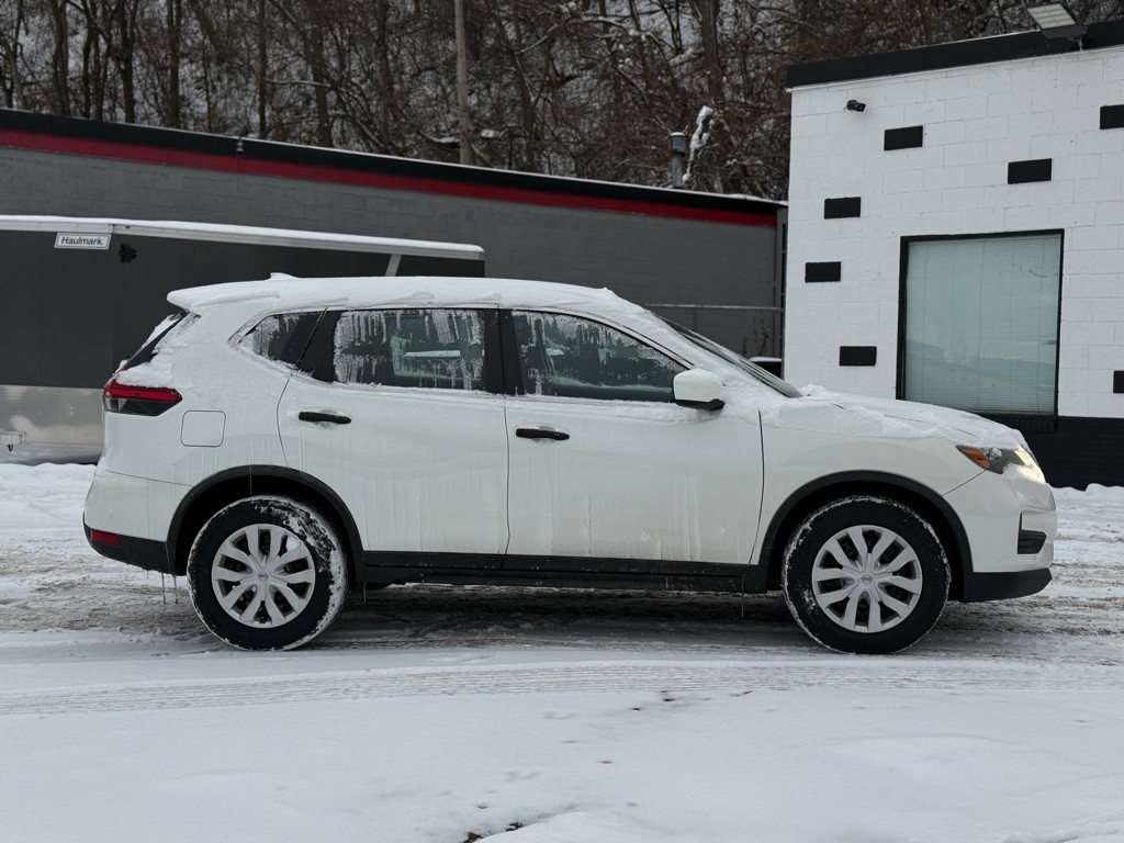 2017 Nissan Rogue Image 17