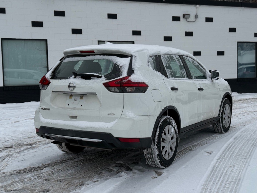 2017 Nissan Rogue Image 18