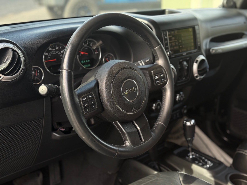 2013 Jeep Wrangler Unlimited Image 2