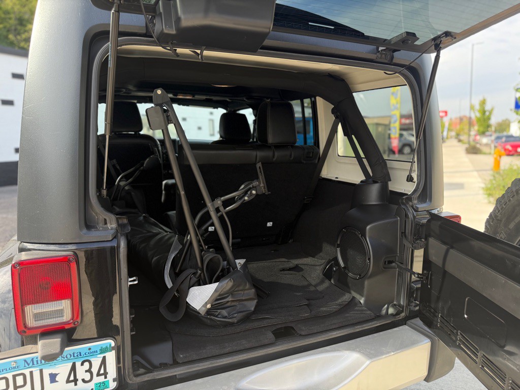 2013 Jeep Wrangler Unlimited Image 12