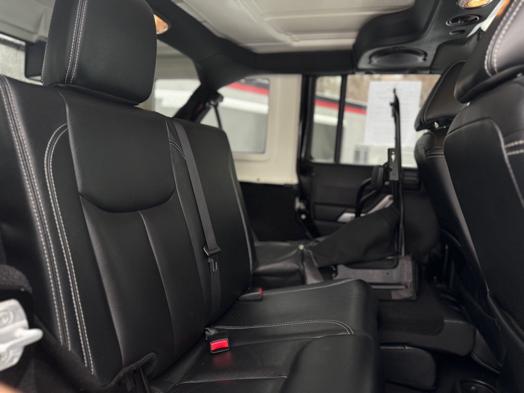 2013 Jeep Wrangler Unlimited Image 12