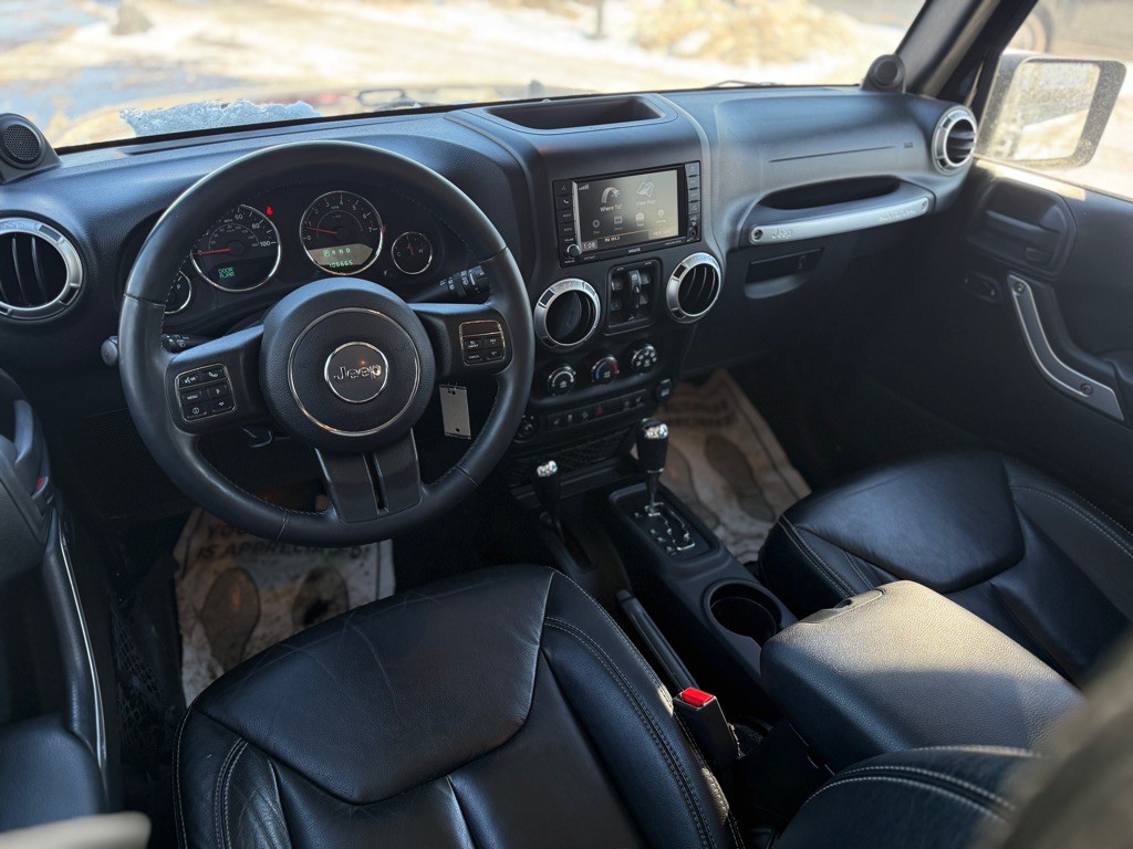 2013 Jeep Wrangler Unlimited Image 2