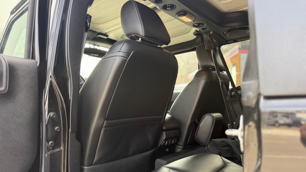 2013 Jeep Wrangler Unlimited Image 9
