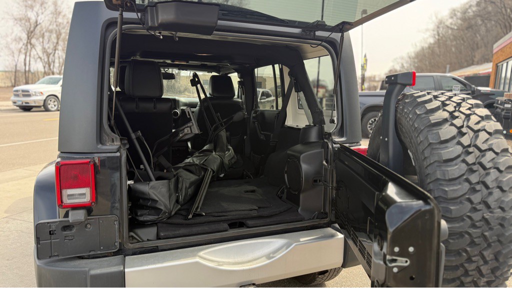 2013 Jeep Wrangler Unlimited Image 11