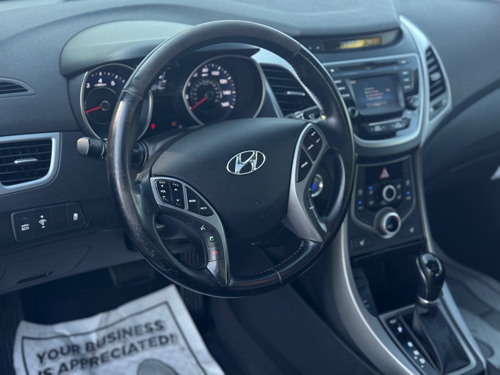 2016 Hyundai Elantra Image 2