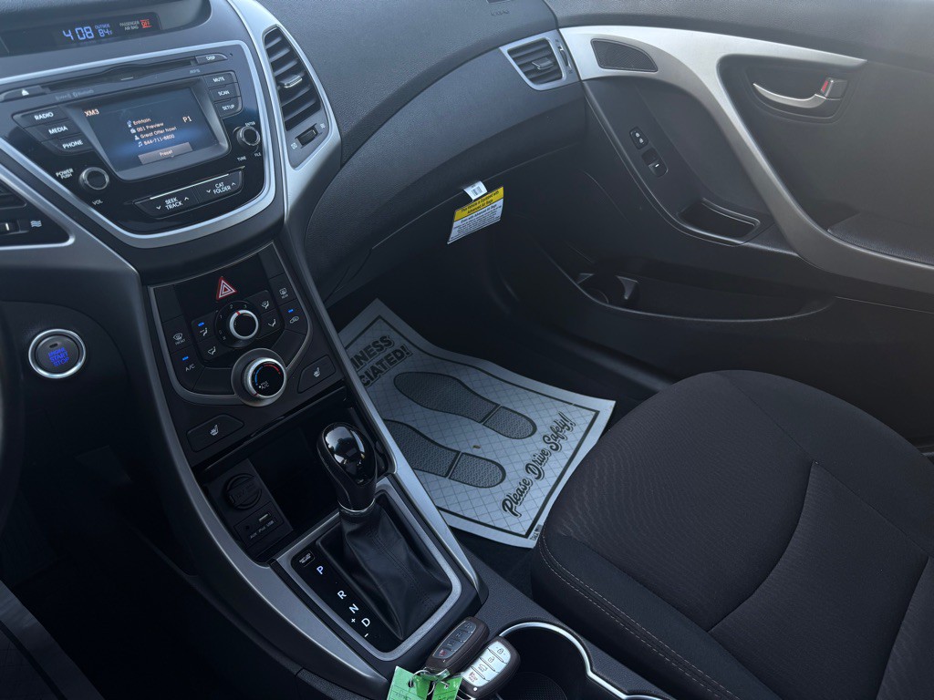 2016 Hyundai Elantra Image 6