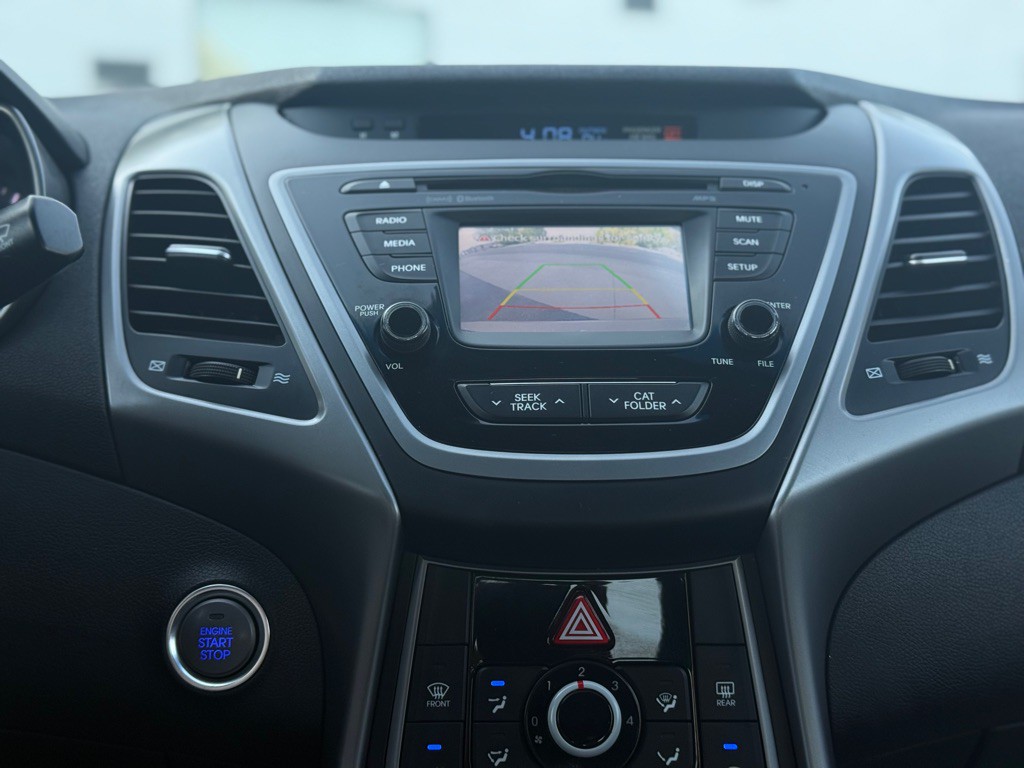 2016 Hyundai Elantra Image 8