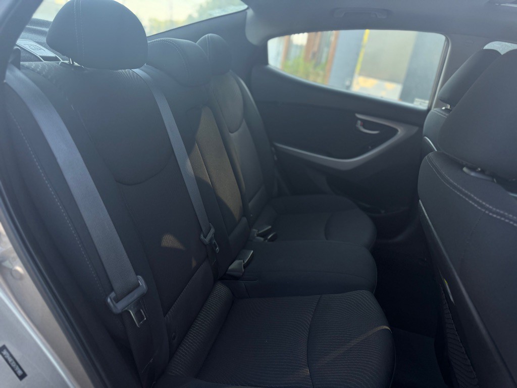 2016 Hyundai Elantra Image 13