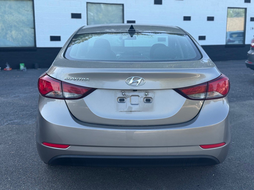 2016 Hyundai Elantra Image 19