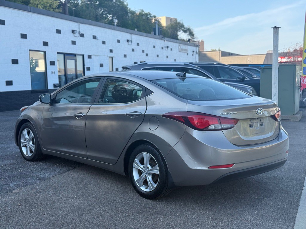2016 Hyundai Elantra Image 20
