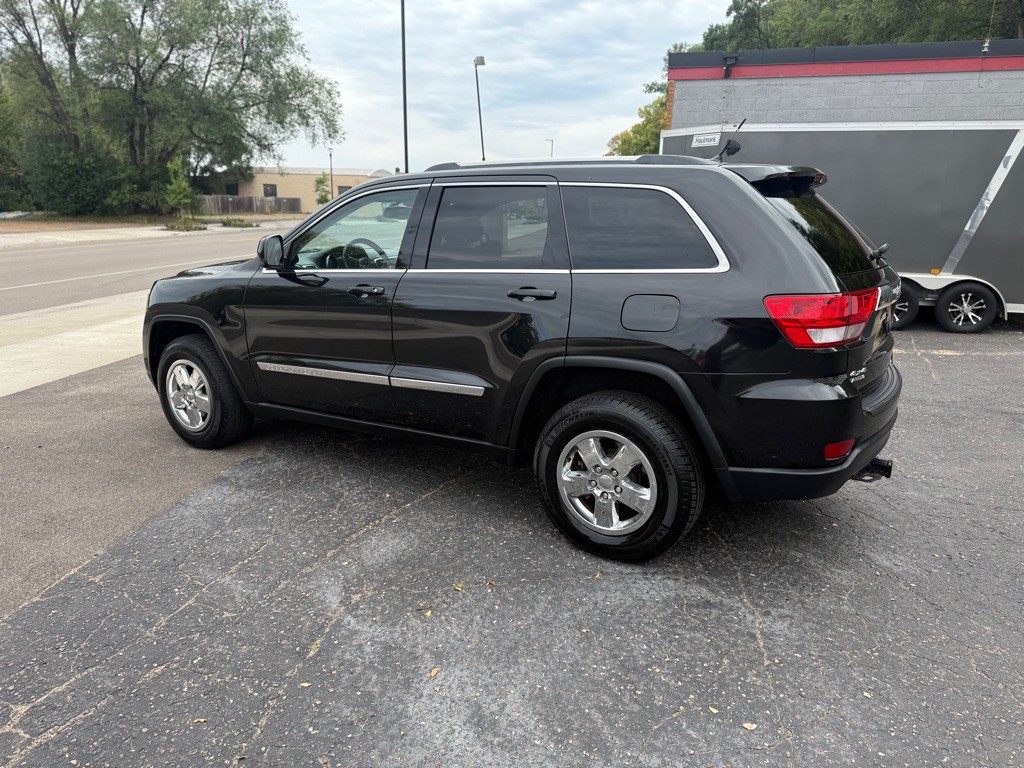 2012 Jeep Grand Cherokee Image 2