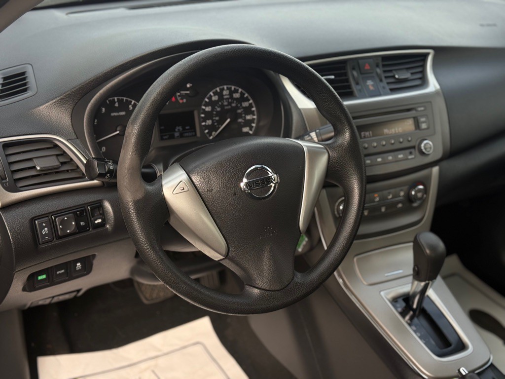 2013 Nissan Sentra Image 2