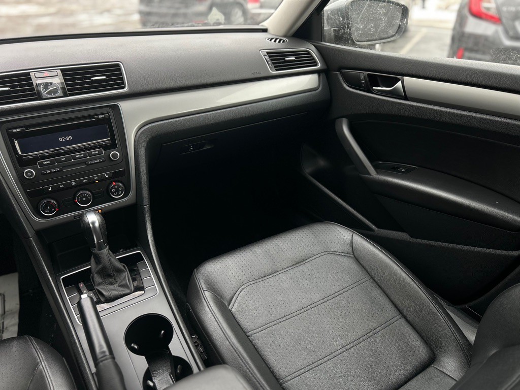 2014 Volkswagen Passat Image 3