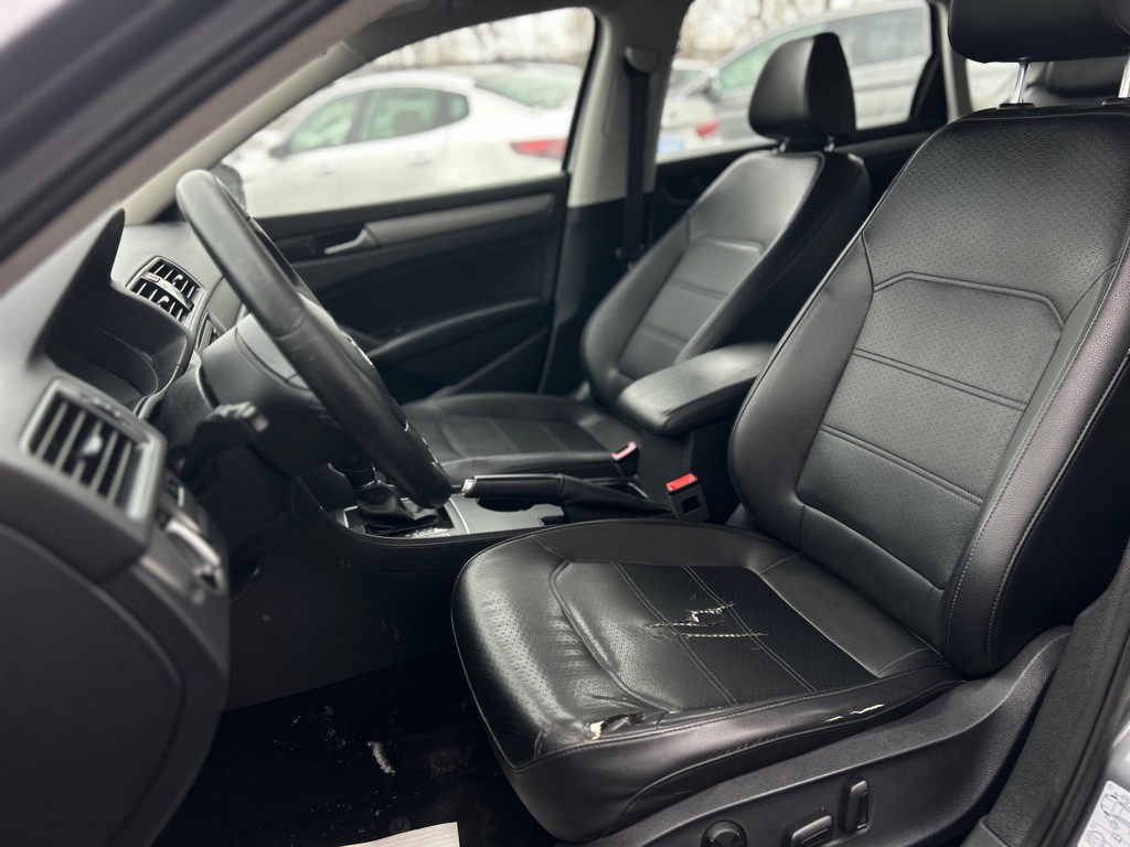 2014 Volkswagen Passat Image 7