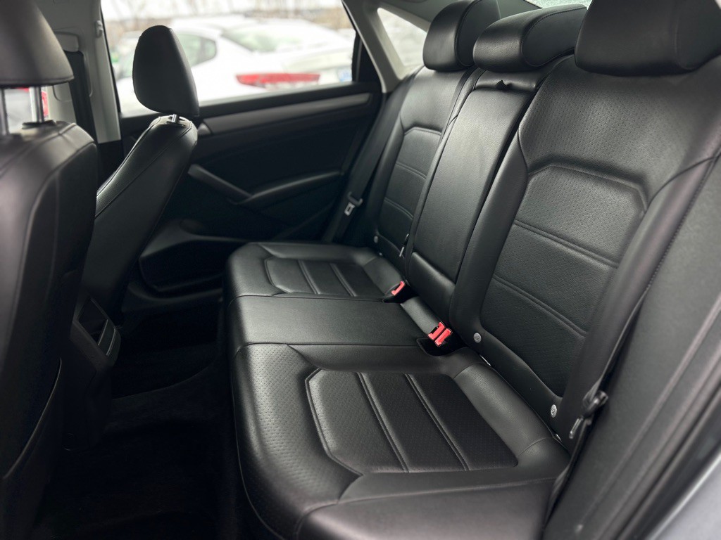 2014 Volkswagen Passat Image 8